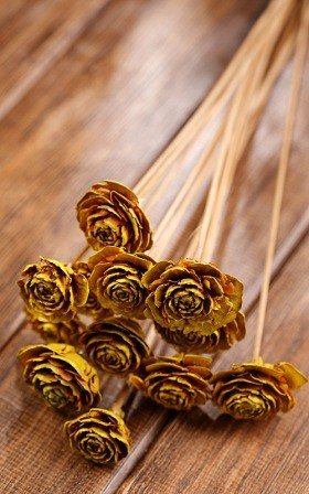 Bouquet of 6 Cedar Roses Yellow