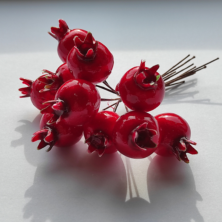 Apples on a wire, Christmas decoration