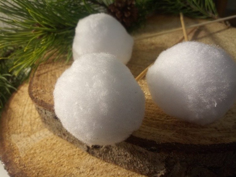 Snowballs on the peak 5/22 cm - Price per pack of 6 pcs.