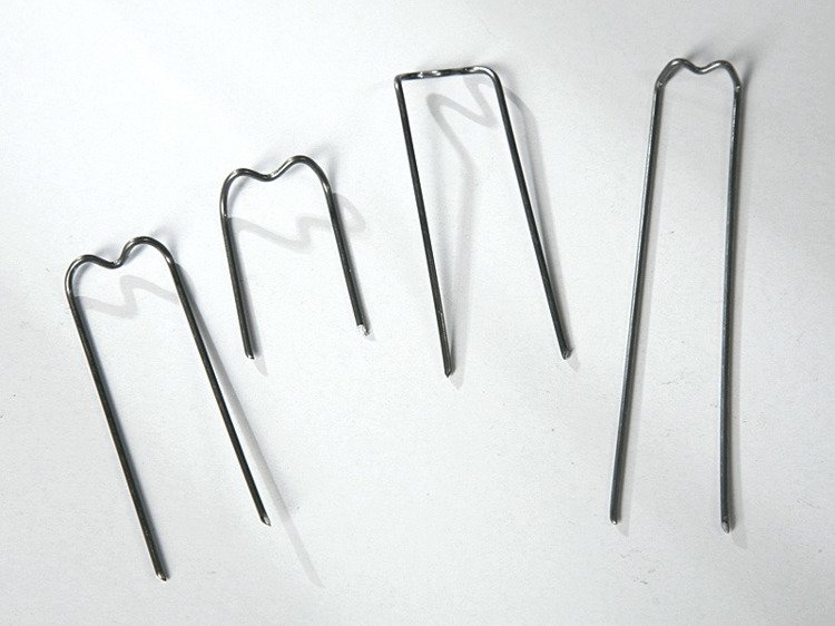 Steel pins, 100 g, ca. 200 pcs. 30 x 12 mm 