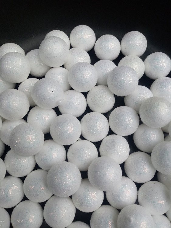 White glitter balls 15 mm 24 pcs / pack