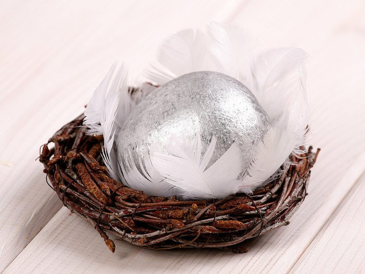 Wooden ball in nest, 10-12cm, silver