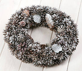 Wreath of cones- bleached 30cm