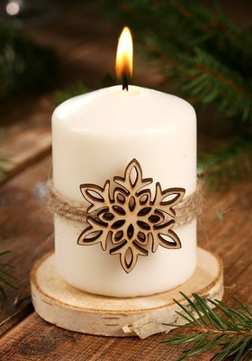 Christmas candle with an asterisk