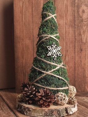 Christmas tree made of moss on a brown base, 16-30 cm