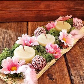 Table decoration - pink daisies in green moss, 10/28 cm