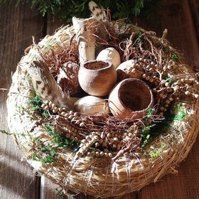 Arrangement of dried plants on a straw wreath of 20 cm