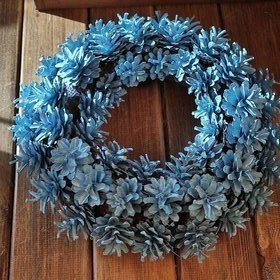 25 cm azure cones wreath